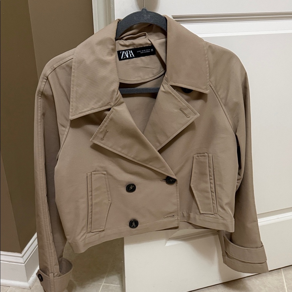 Zara short trench jacket size XS